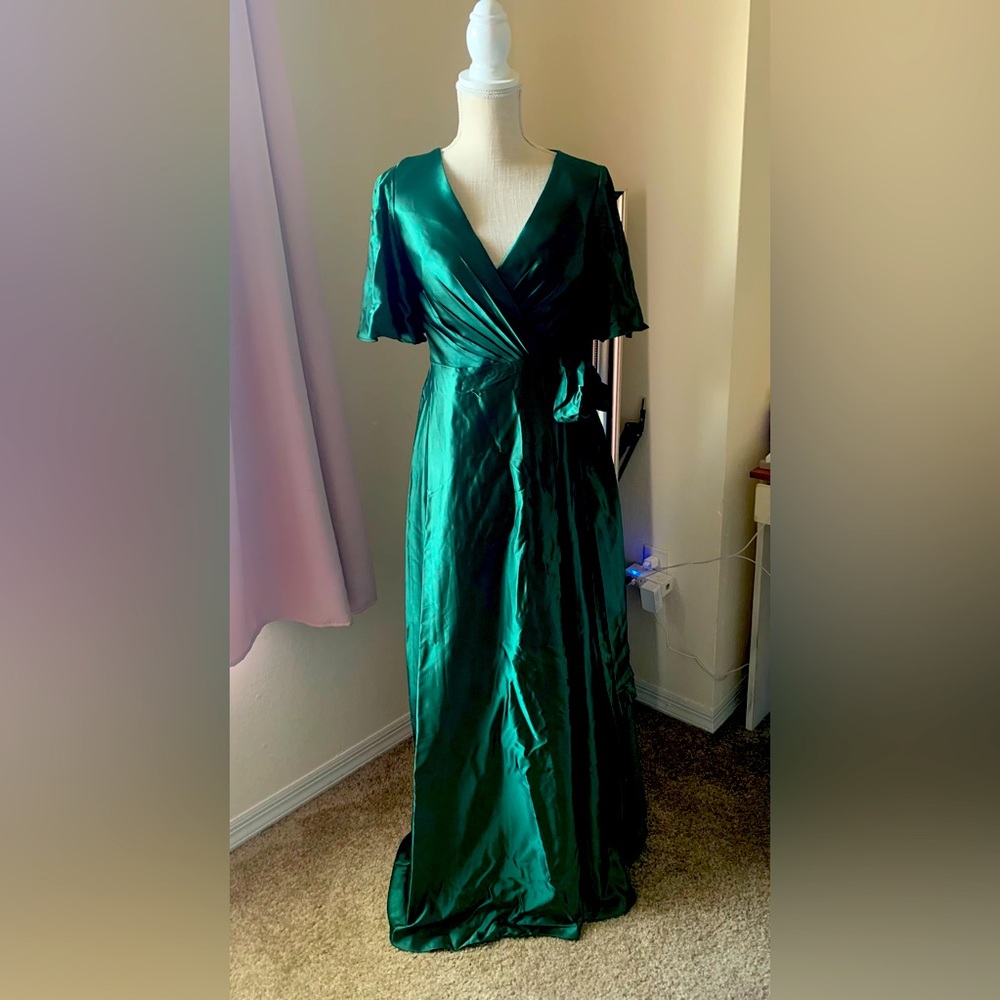 New/ Never Worn:Bridesmaid dress
